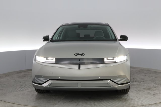 2024 Hyundai IONIQ 5 — photo 13 of 21