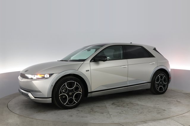 2024 Hyundai IONIQ 5 — photo 11 of 21