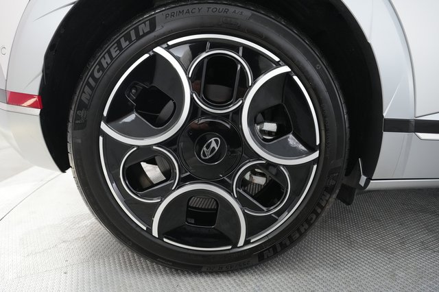 2024 Hyundai IONIQ 5 — photo 15 of 21