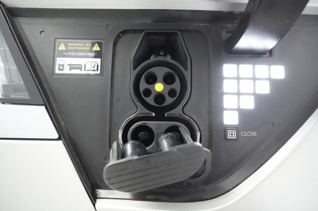 2024 Hyundai IONIQ 5 — photo 8 of 23