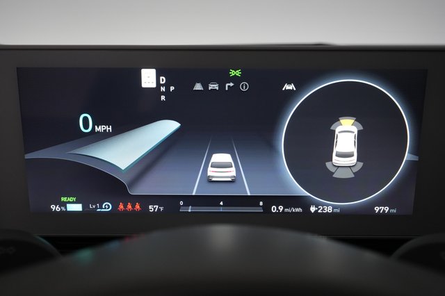 2024 Hyundai IONIQ 5 — photo 5 of 23