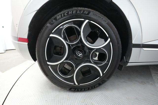 2024 Hyundai IONIQ 5 — photo 16 of 23