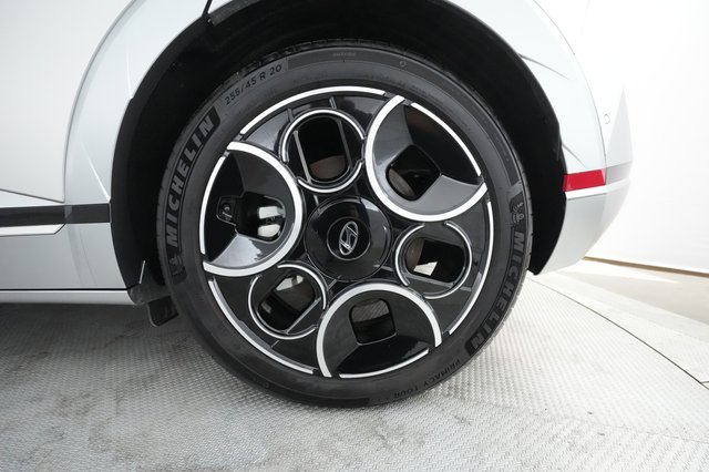 2024 Hyundai IONIQ 5 — photo 15 of 23