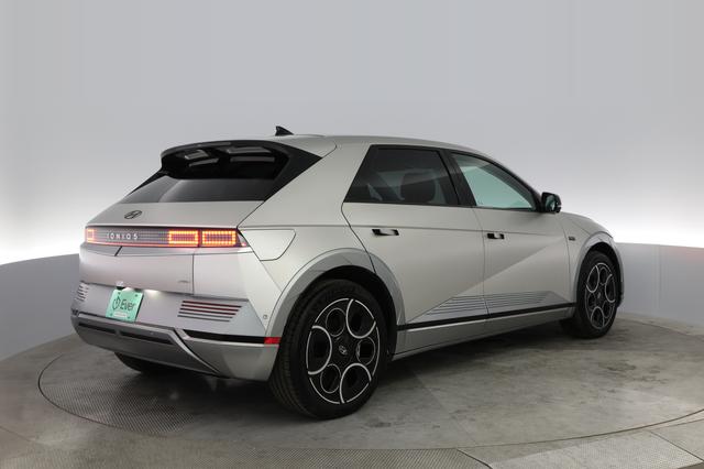 2024 Hyundai IONIQ 5 — photo 2 of 23