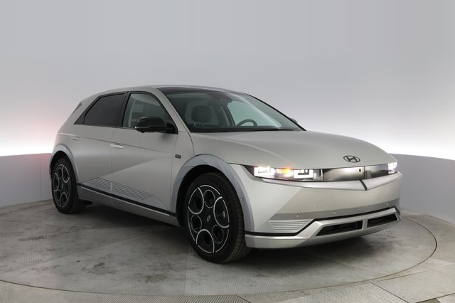 2024 Hyundai IONIQ 5 — photo 12 of 21