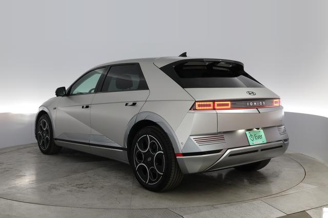 2024 Hyundai IONIQ 5 — photo 9 of 21