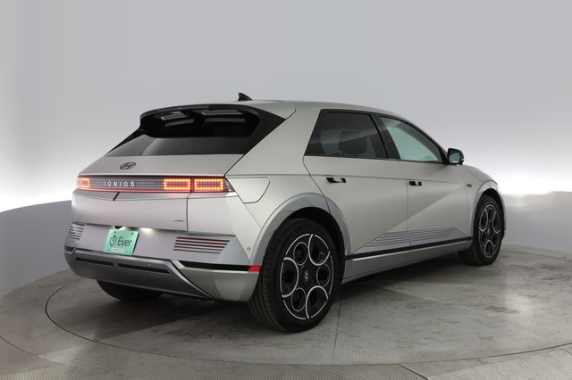 2024 Hyundai IONIQ 5 — photo 2 of 21