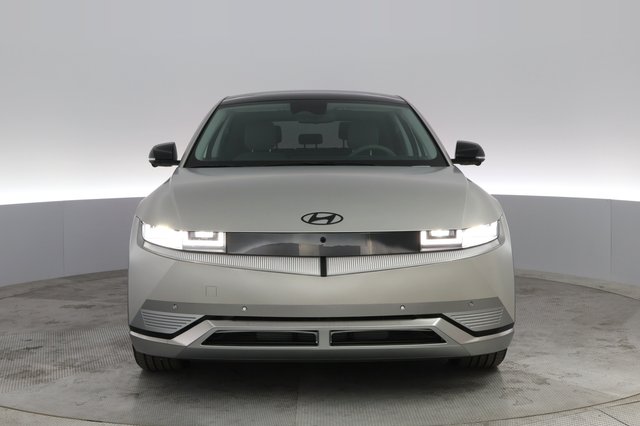 2024 Hyundai IONIQ 5 — photo 13 of 21