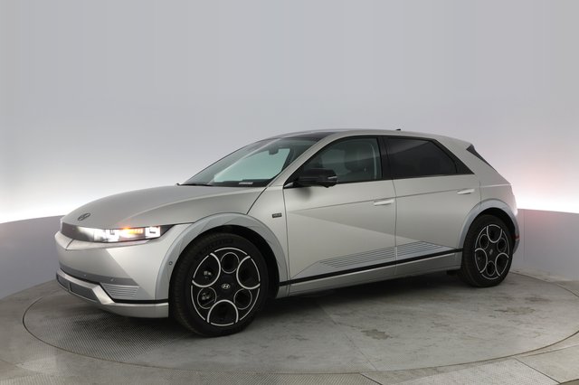 2024 Hyundai IONIQ 5 — photo 11 of 22