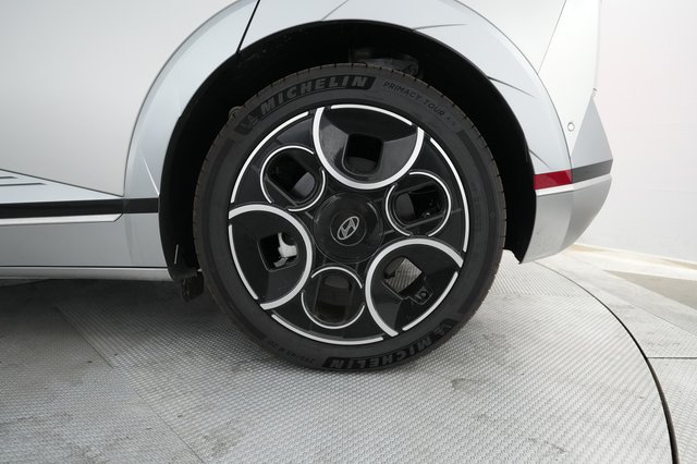 2024 Hyundai IONIQ 5 — photo 17 of 22