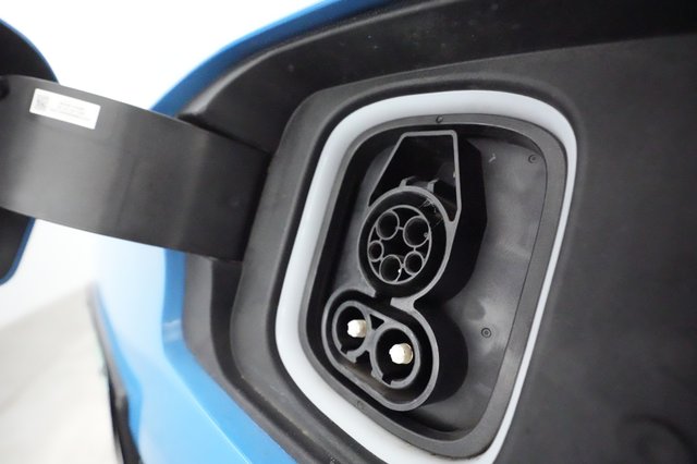 2022 Hyundai Kona — photo 8 of 23