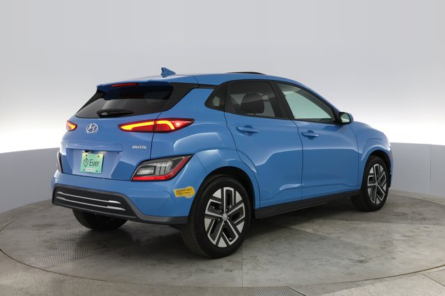 2022 Hyundai Kona — photo 2 of 23