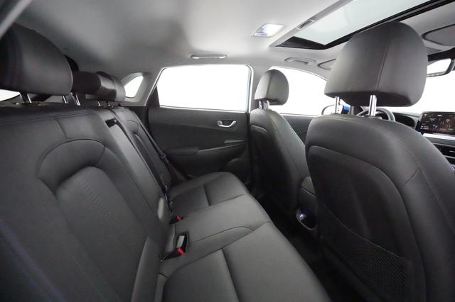 2022 Hyundai Kona — photo 4 of 23