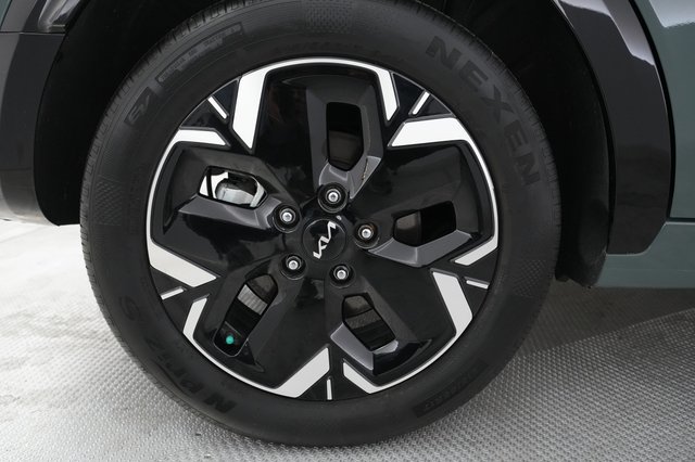 2023 Kia Niro EV — photo 16 of 20
