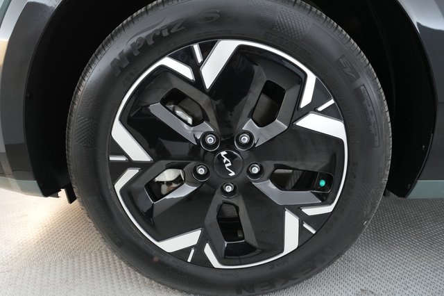 2023 Kia Niro EV — photo 7 of 20