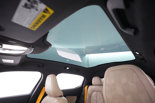 2022 Polestar 2 — photo 19 of 21