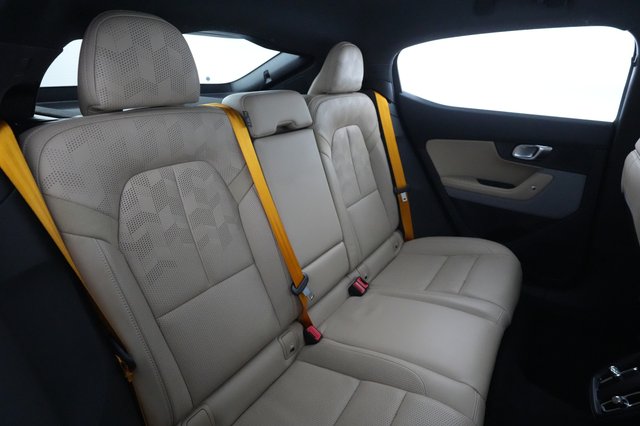 2022 Polestar 2 — photo 4 of 21