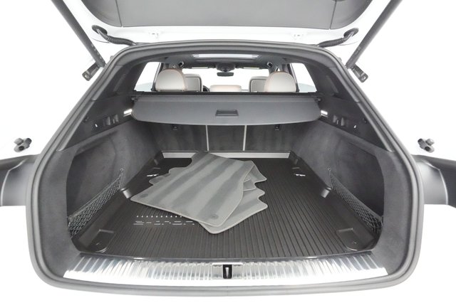 2022 Audi e-tron — photo 6 of 20