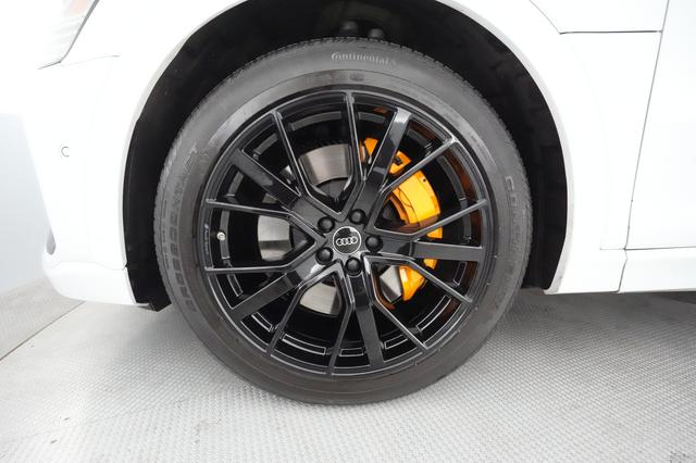 2022 Audi e-tron — photo 7 of 20