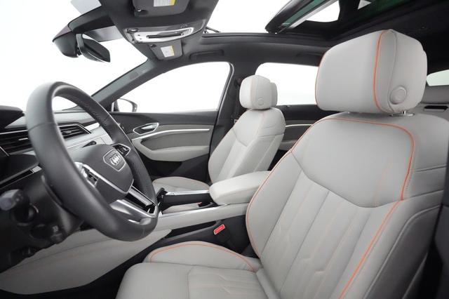 2022 Audi e-tron — photo 3 of 20