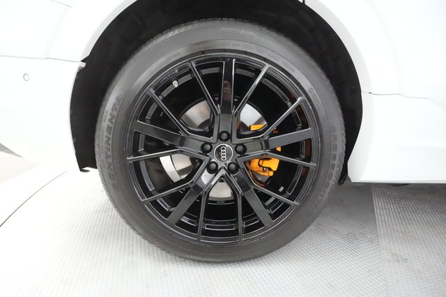 2022 Audi e-tron — photo 15 of 20