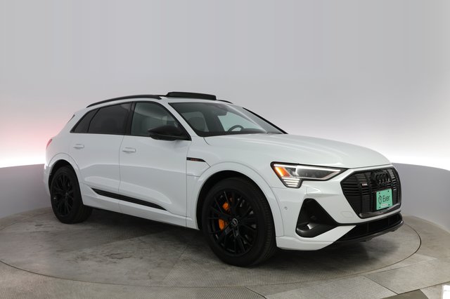 2022 Audi e-tron — photo 11 of 20