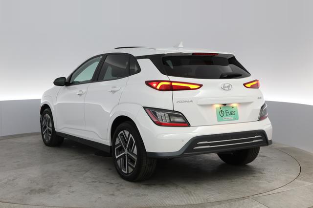 2022 Hyundai Kona — photo 9 of 22