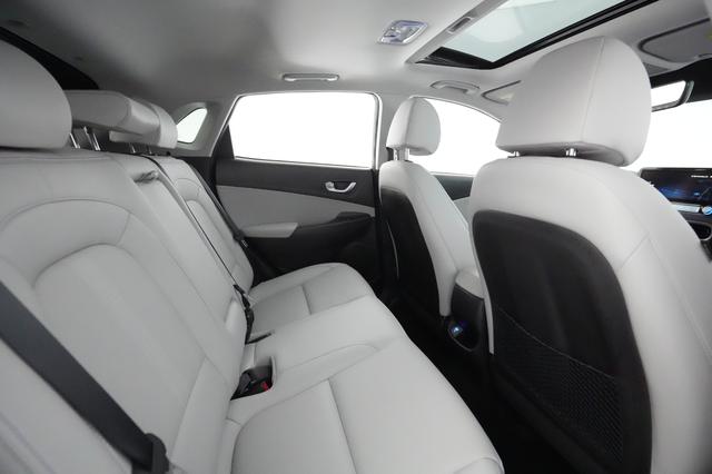 2022 Hyundai Kona — photo 4 of 22