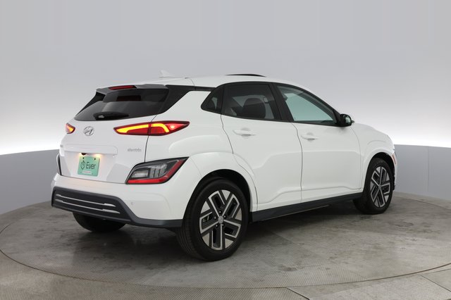 2022 Hyundai Kona — photo 2 of 22