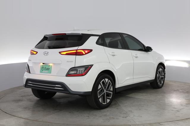 2023 Hyundai Kona — photo 2 of 21