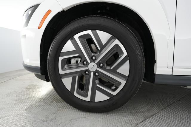 2023 Hyundai Kona — photo 7 of 21