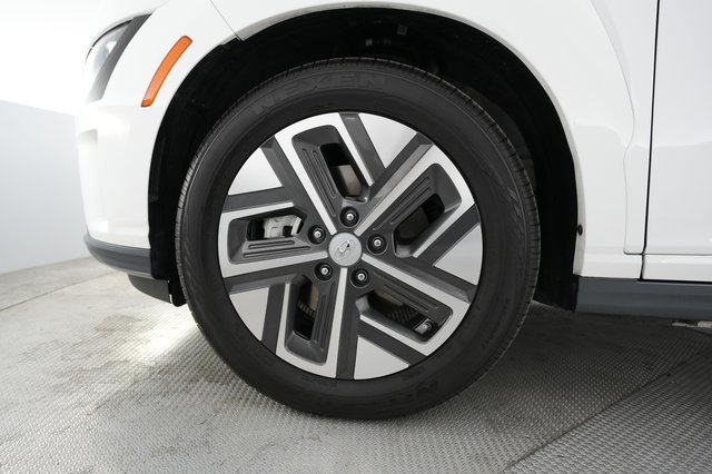 2023 Hyundai Kona — photo 7 of 21