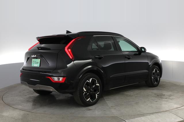 2023 Kia Niro EV — photo 2 of 21