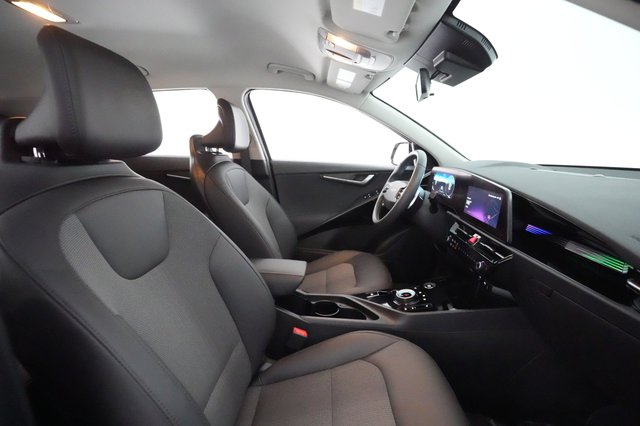 2023 Kia Niro EV — photo 17 of 21