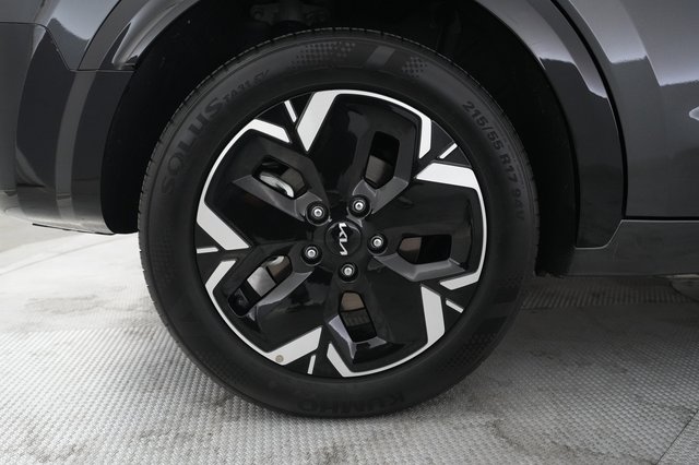 2023 Kia Niro EV — photo 16 of 19