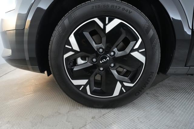 2023 Kia Niro EV — photo 7 of 19