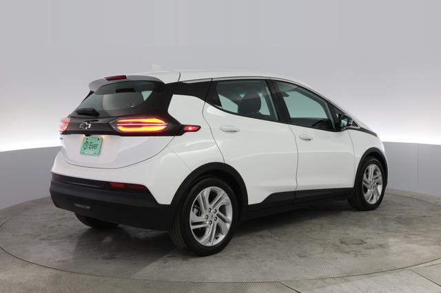 2023 Chevrolet Bolt EV — photo 2 of 21