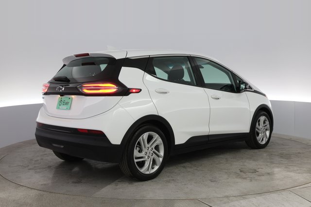 2023 Chevrolet Bolt EV — photo 2 of 21