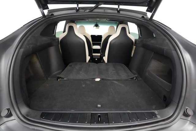 2022 Tesla Model X — photo 6 of 29