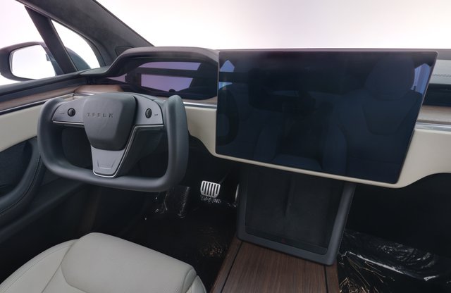 2022 Tesla Model X — photo 21 of 29
