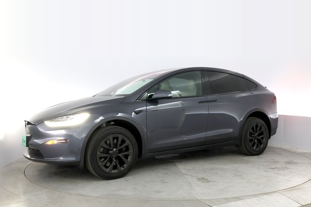 2022 Tesla Model X — photo 14 of 29