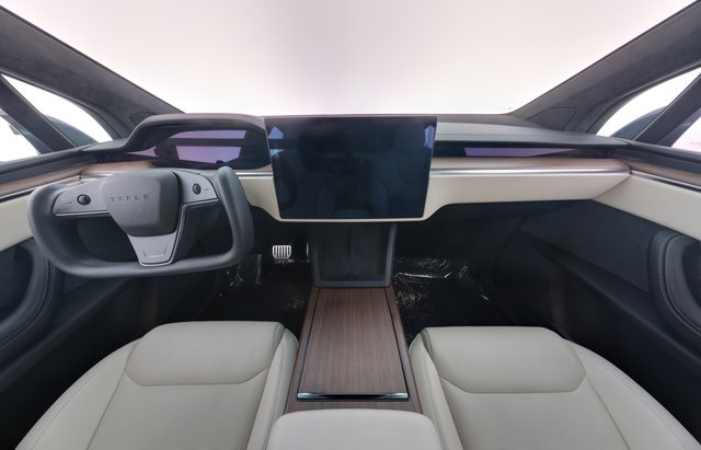 2022 Tesla Model X — photo 22 of 29