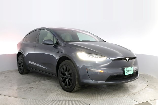 2022 Tesla Model X — photo 10 of 29