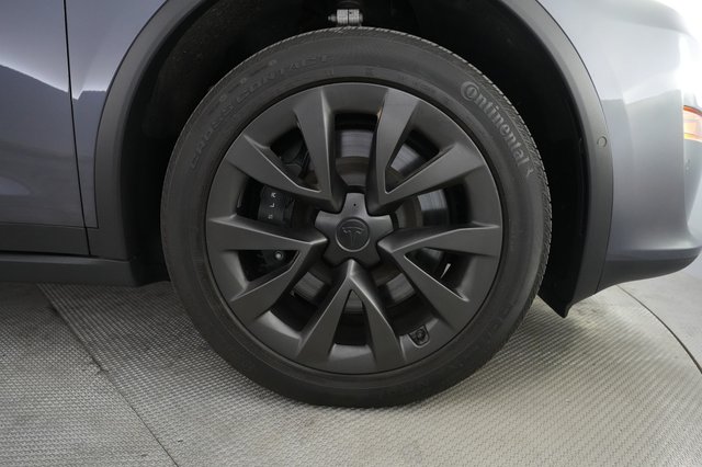 2022 Tesla Model X — photo 17 of 29