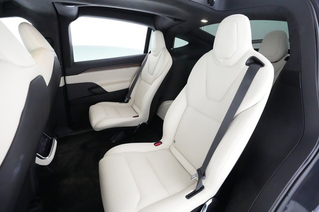 2022 Tesla Model X — photo 19 of 29