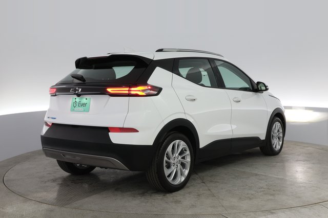 2022 Chevrolet Bolt EUV — photo 2 of 19