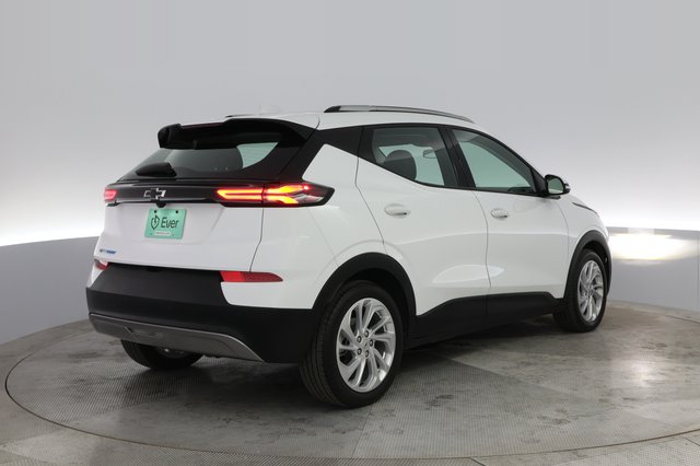 2022 Chevrolet Bolt EUV — photo 2 of 19