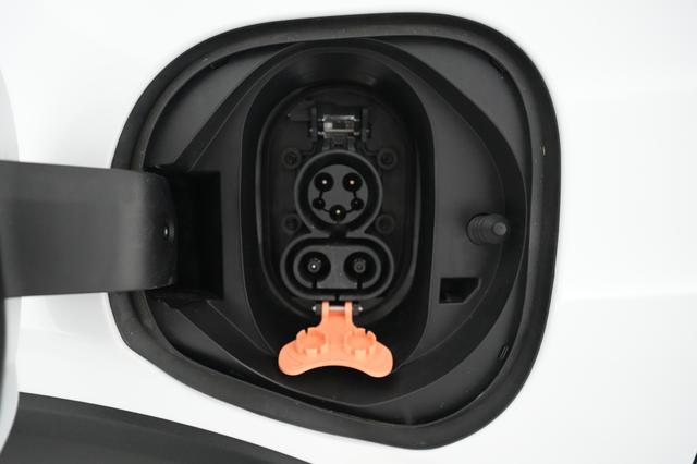 2022 Chevrolet Bolt EUV — photo 8 of 19