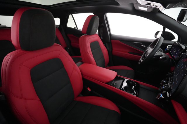 2024 Chevrolet Blazer EV — photo 19 of 20