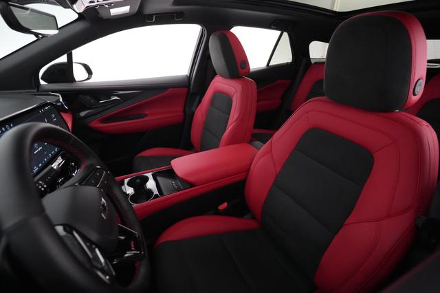 2024 Chevrolet Blazer EV — photo 3 of 20